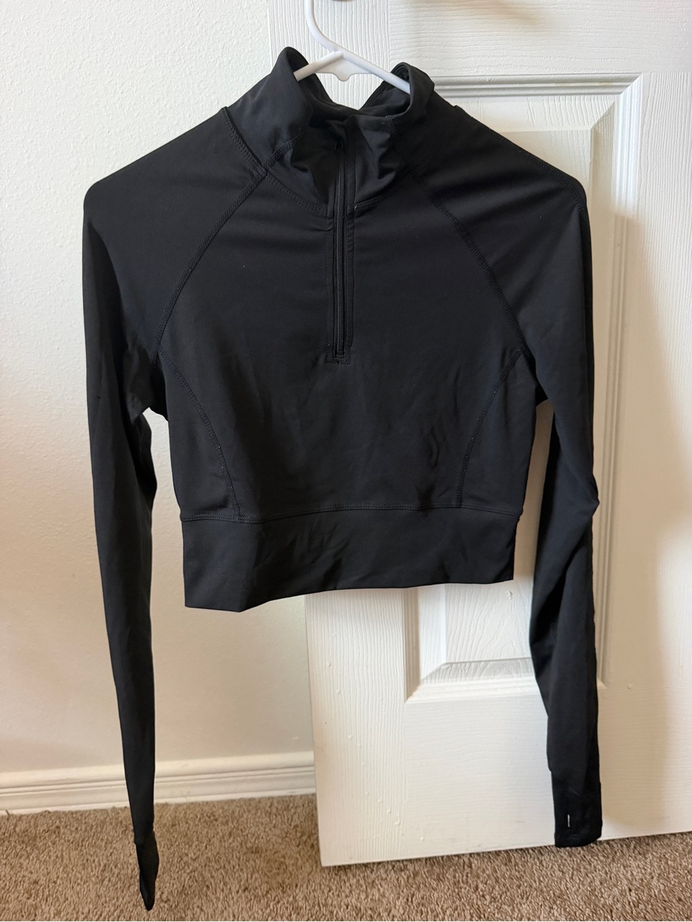 SHEIN Black Long-Sleeve Half-Zip Cropped Active Top